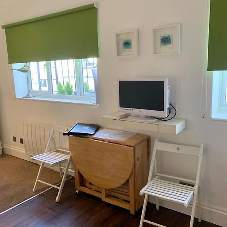 ברייטון Between Piers, The Stylish Studio Flat In Cannon Place מראה חיצוני תמונה