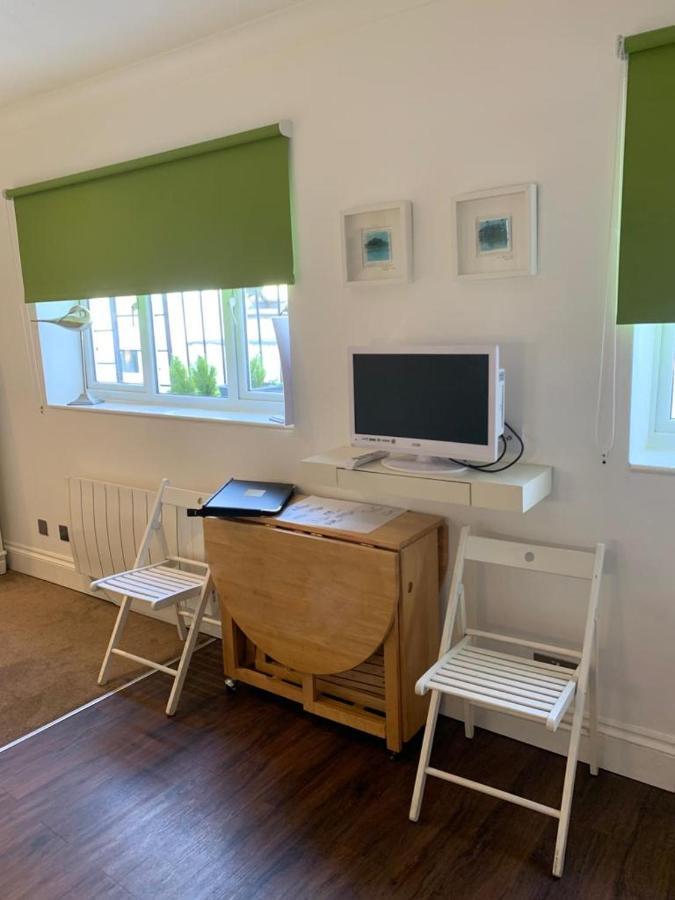 ברייטון Between Piers, The Stylish Studio Flat In Cannon Place מראה חיצוני תמונה